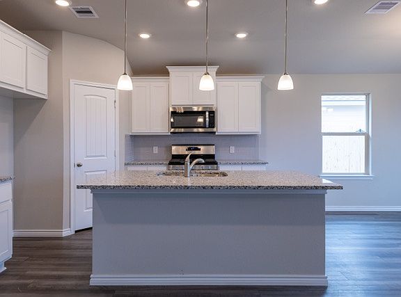 5th image of 1122 Patriot Dr