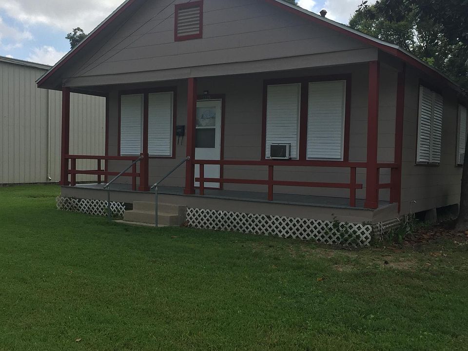 1st image of 1225 Cedar Dr
