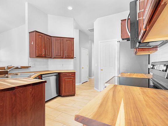 5th image of 615 N Ponderosa Cir