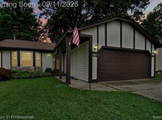 48518 Wheatfield St, Chesterfield, MI 48051