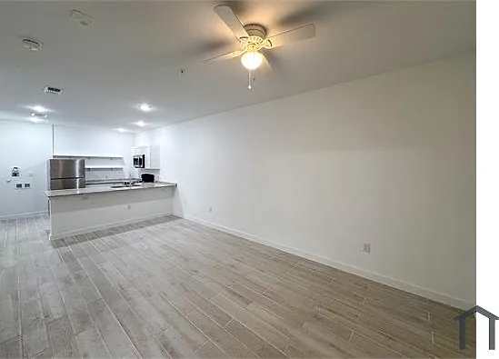 2 bed, 713 sqft, $1,160 — Photo 4