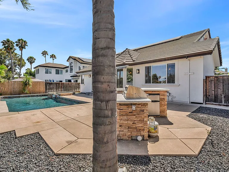 2317 Wayfarer Dr — Photo 46