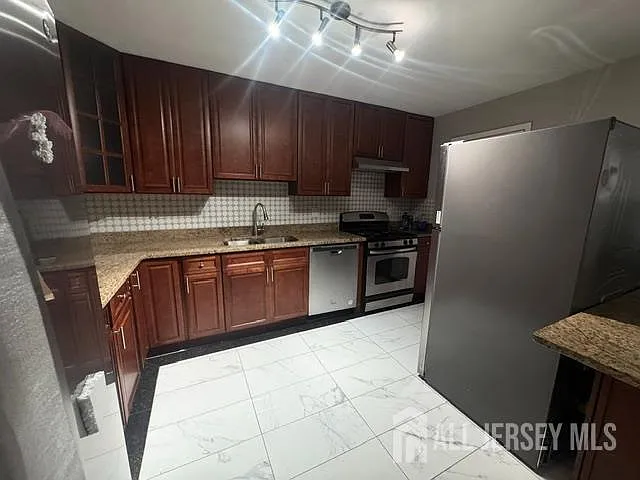 2 bed, 2.5 bath, 1271 sqft, $2,750 — Photo 2