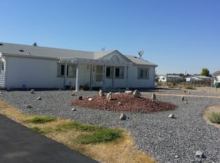 5050 Vicki Ann Rd, Pahrump, NV 89048