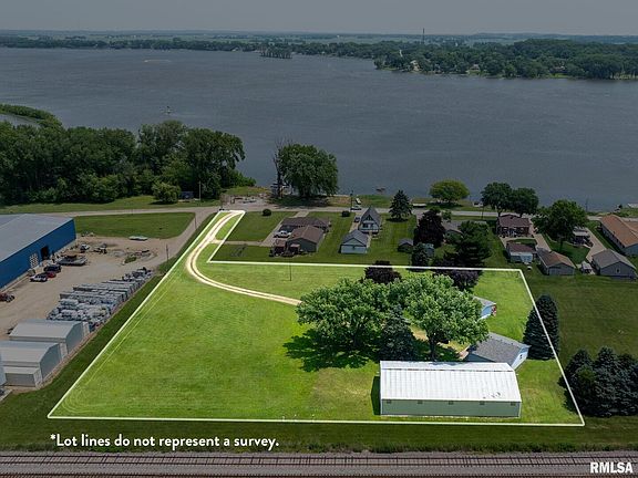 4th image of 428 N River Dr