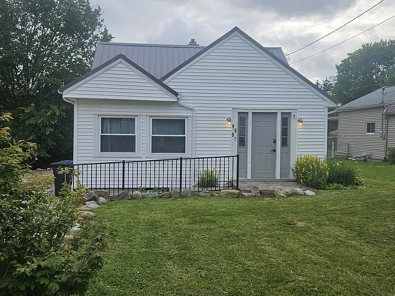 1552 Jefferson Ave — Photo 1