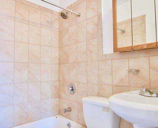 5th image of 9 W 122nd St APT 3R