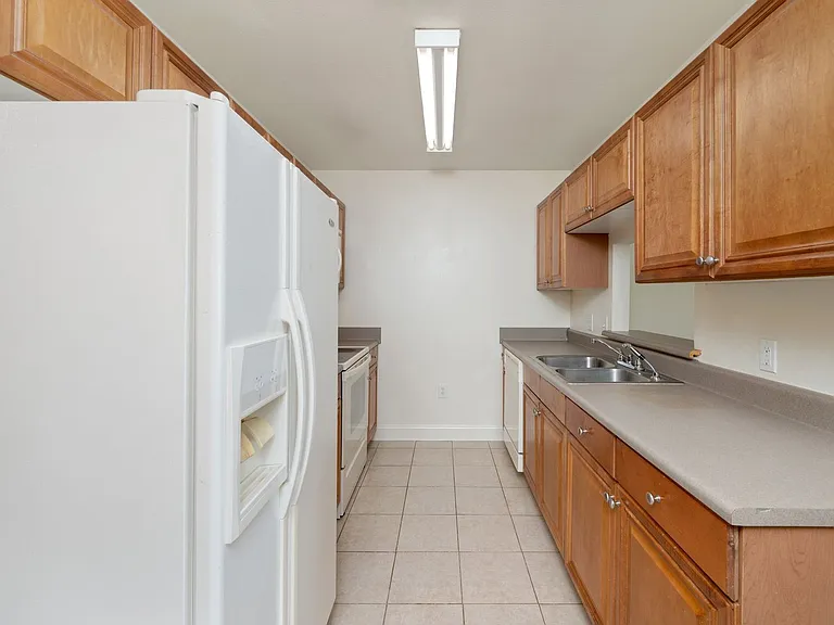 715 Majestic Dr — Photo 8