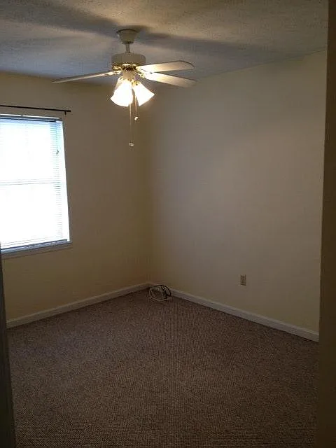 4 bed, 2200 sqft, $1,750 — Photo 2
