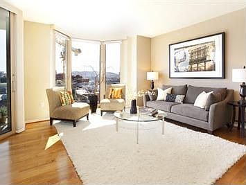 4th image of 88 King St Unit 1106