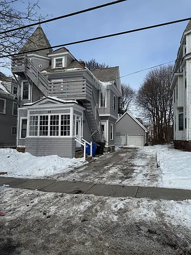 28 Brookes Ave #1 Photo 1