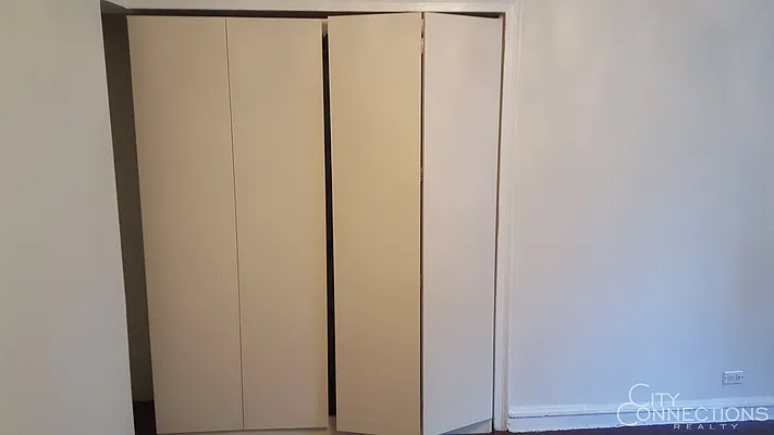 Rented by City Connections Realty | media 4