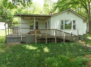 424 Reno Springs Rd, Walnut Shade, MO 65771
