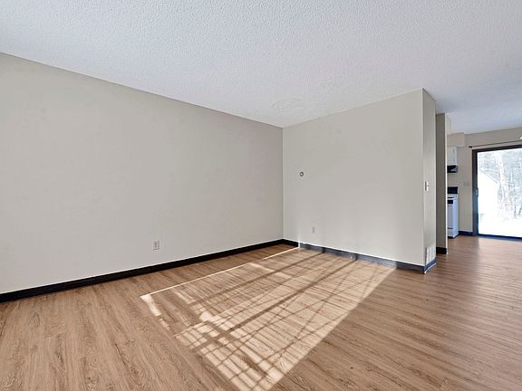 4th image of 1391 Whispering Way #1391B