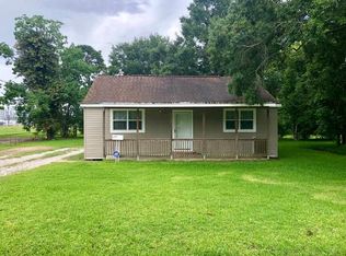 7200 Howe St, Groves, TX 77619