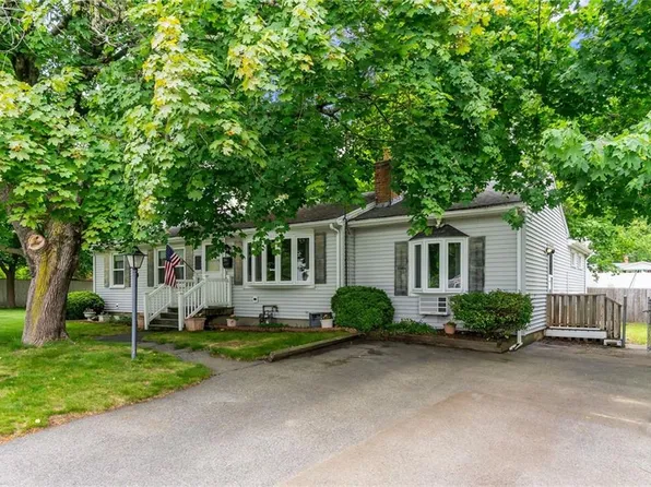 28 Ann Ln, North Kingstown, RI 02852