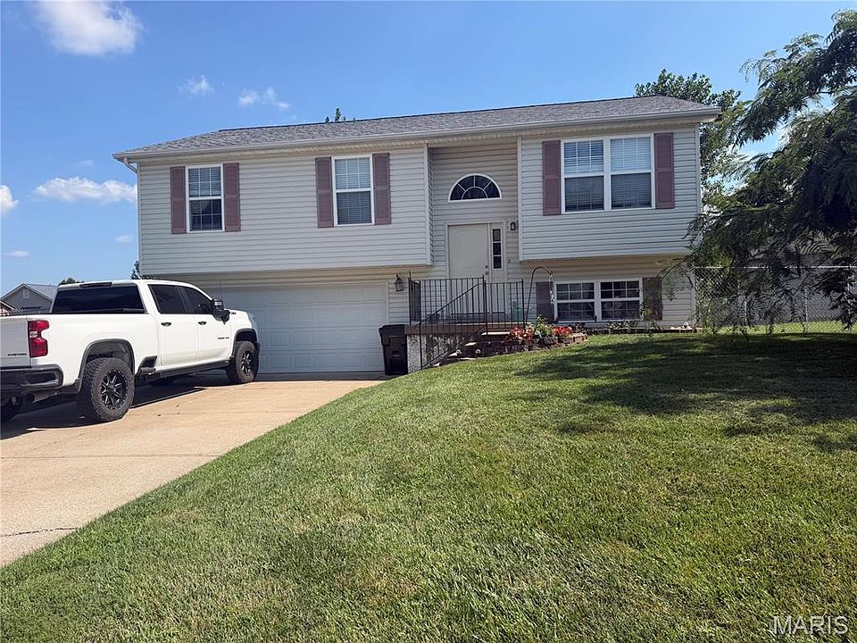 1st image of 250 Derek Dr