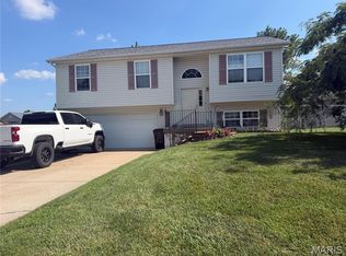 250 Derek Dr, Hawk Point, MO 63349
