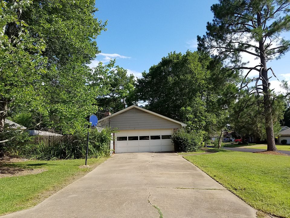 2nd image of 802 Greenbrook Dr