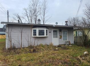 164 Clinton Ave, Elyria, OH 44035
