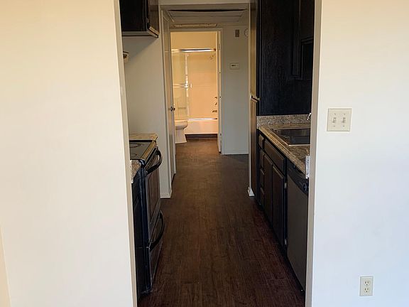 3rd image of 3724 Glendon Ave APT 207