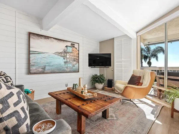 2327 Caringa Way Unit 3, Carlsbad, CA 92009