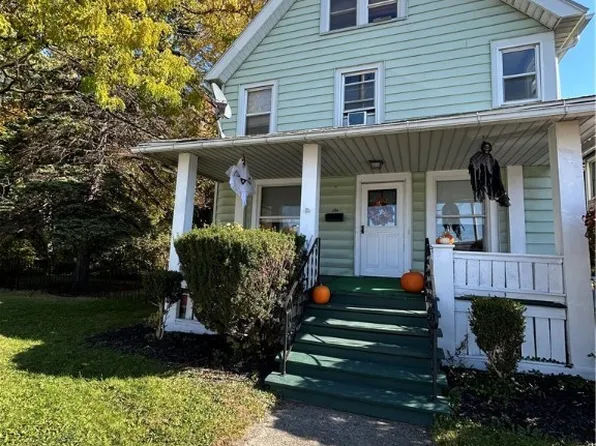 6 Oak St, Batavia, NY 14020