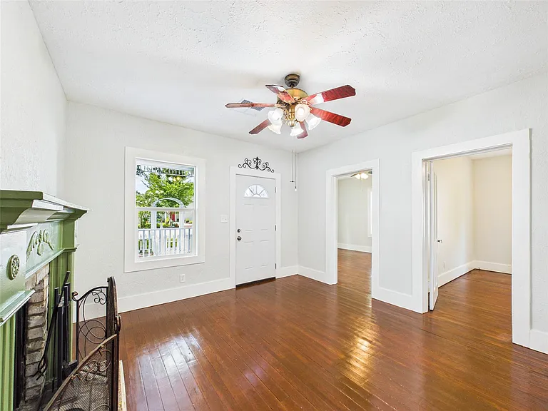 314 W Sidnor St — Photo 17