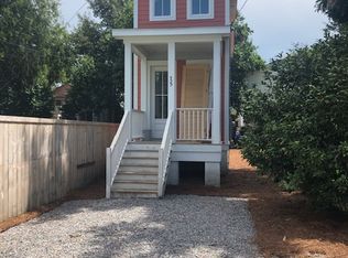 15 Strawberry Ln, Charleston, SC 29403