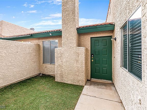 2nd image of 739 Heritage Vista Ave