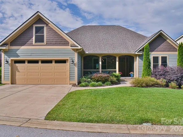 35 Dreambird Dr, Leicester, NC 28748