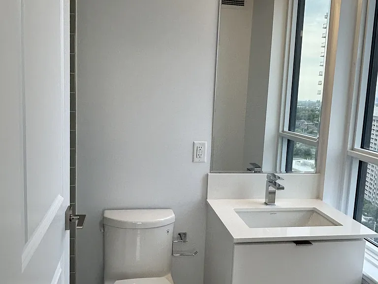 30 Elm Dr W #1808 — Photo 10