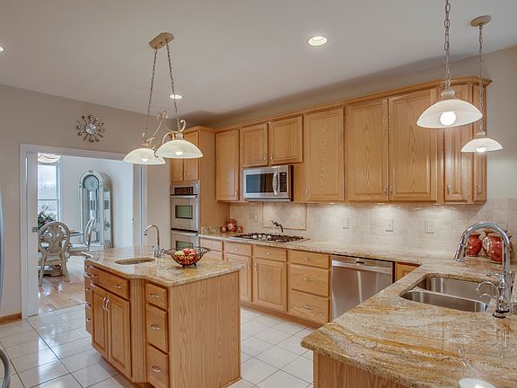 5 Burner Gas Range, 2 Ovens