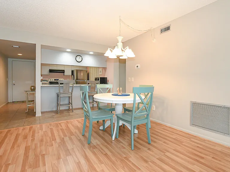 20 Plantation Dr #101 — Photo 12