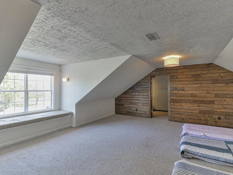 1236 Hunters Point Ln — Photo 35