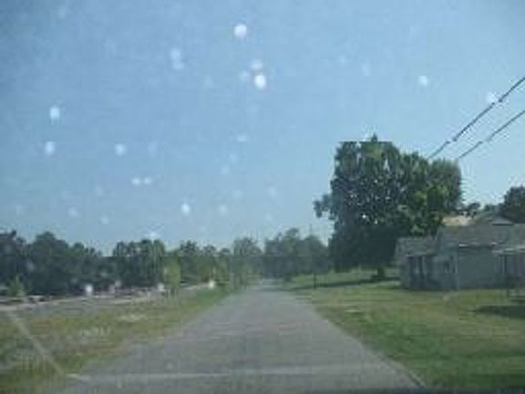 Exterior Neighborhood (street photo)