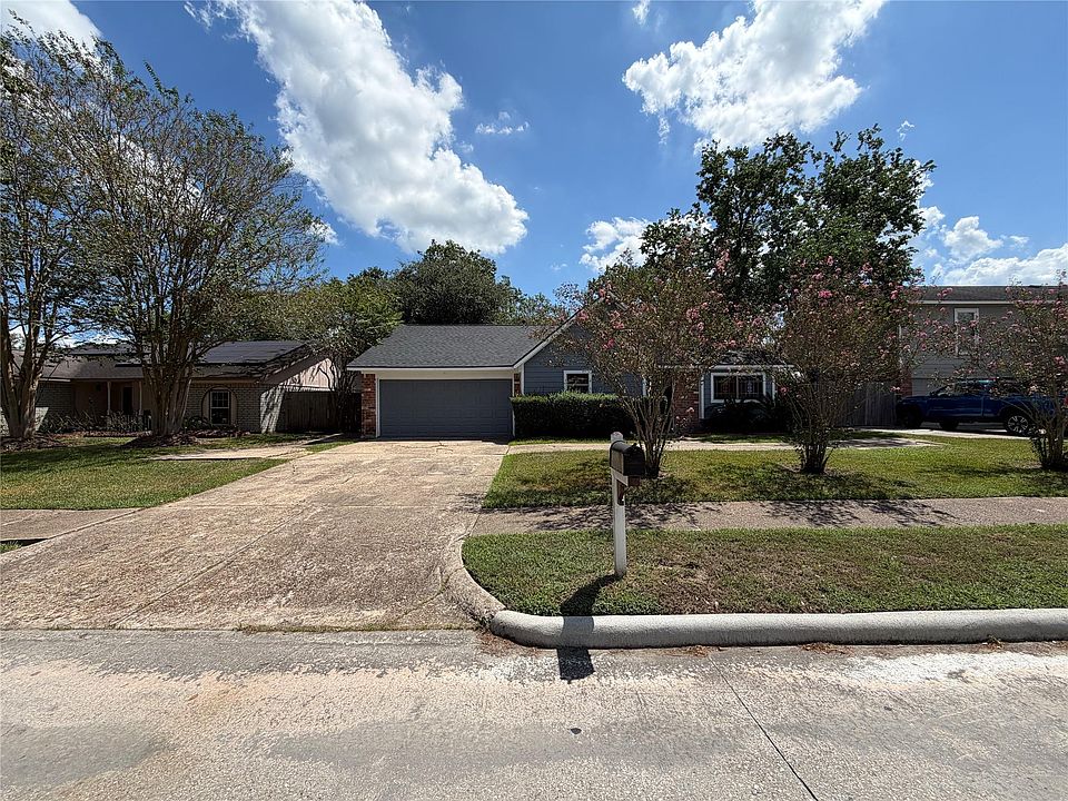 1st image of 20006 Timber Forest Dr