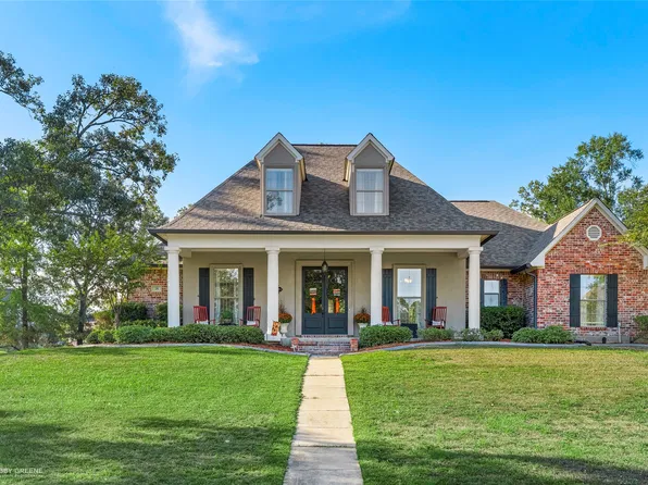 28 Golf Club Dr, Haughton, LA 71037