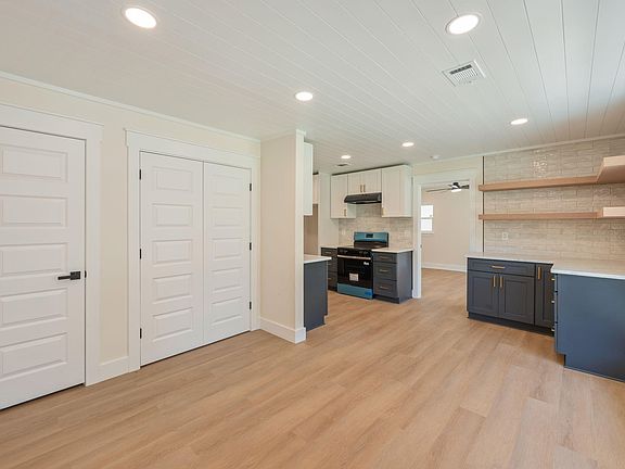 4th image of 316 Priscilla Dr