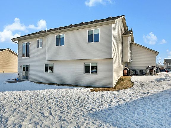 4th image of 207 11th Avenue Ct SE