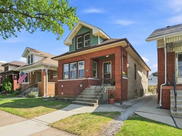 5941 W Waveland Ave, Chicago, IL 60634