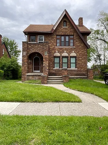 15464 Gilchrist St Photo 1