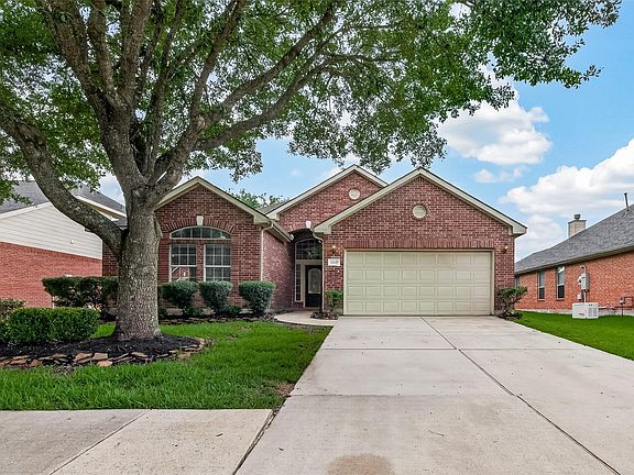 3rd image of 7019 Fountain Lilly Dr