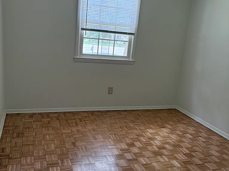 124 Apple Tree Ct — Photo 8