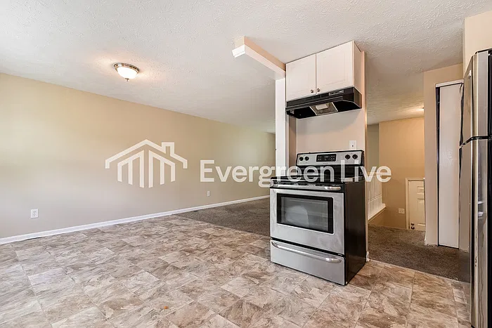 4 bed, 1.5 bath, 1506 sqft, $1,695 — Photo 4