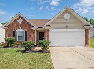 12824 Lismorre Castle Ct, Charlotte, NC 28273