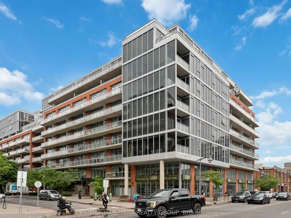 360 McLeod St #313, Ottawa, ON K2P 1A9
