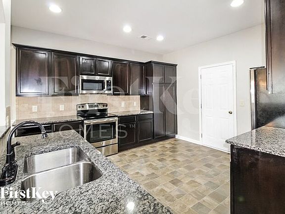 5th image of 528 Sweet Ashley Way