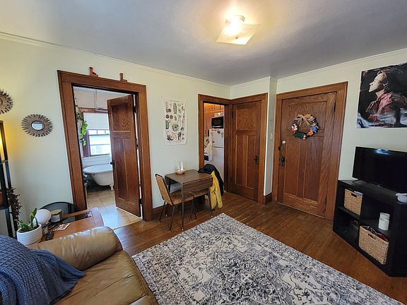 5th image of 524 W Seerley Blvd #3