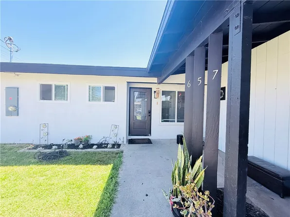 657 E King St, Rialto, CA 92376